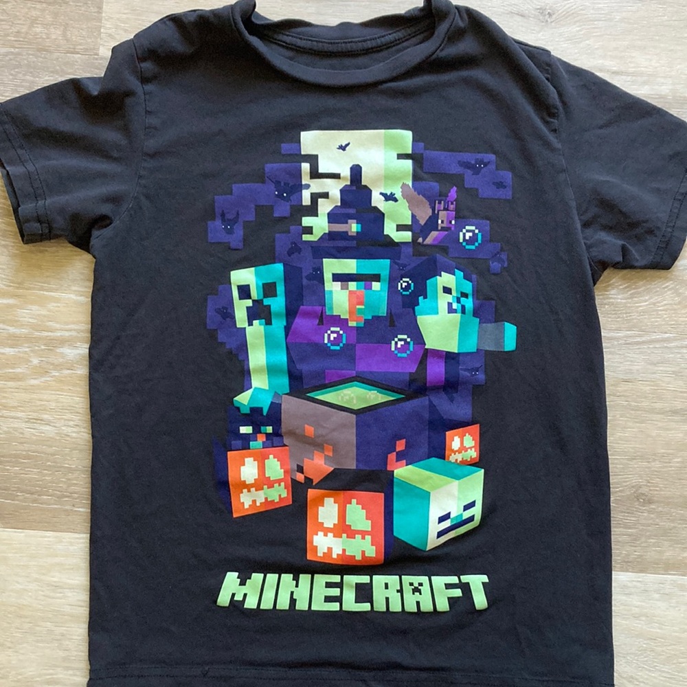 Mojang Minecraft Halloween Glow in the dark tshirt -M